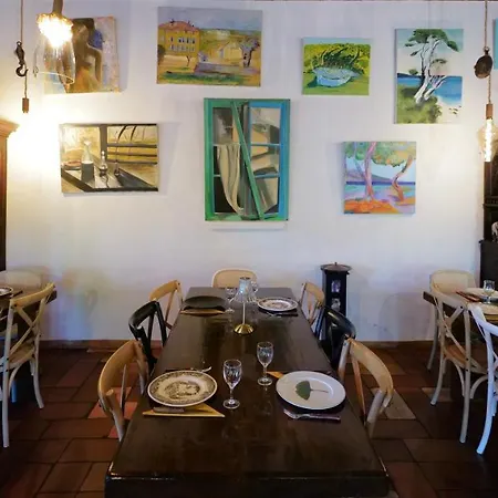 Domaine Pozzo Di Mastri & فندق فيغاري