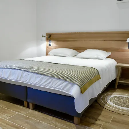 Hotel Domaine Pozzo Di Mastri & 4*