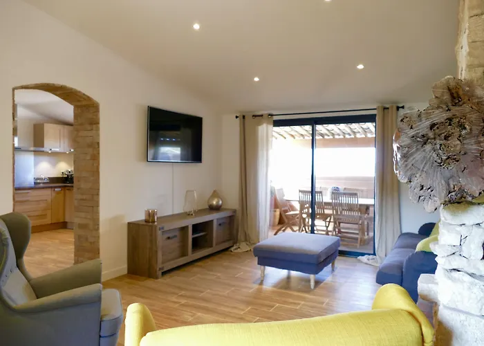 Domaine Pozzo Di Mastri Et Hotel Figari (Corsica)