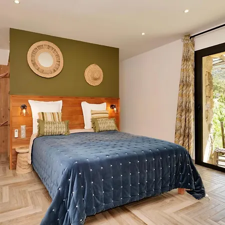 Domaine Pozzo Di Mastri Hotel & Spa 3*