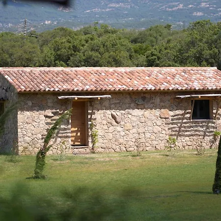 Domaine Pozzo Di Mastri Et Hotel Figari (Corsica)