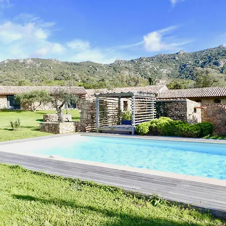 Hotel Domaine Pozzo Di Mastri Et 4*