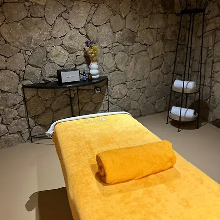 Отель Domaine Pozzo Di Mastri & 4*
