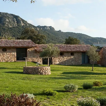 Hotel Domaine Pozzo Di Mastri Et 4*