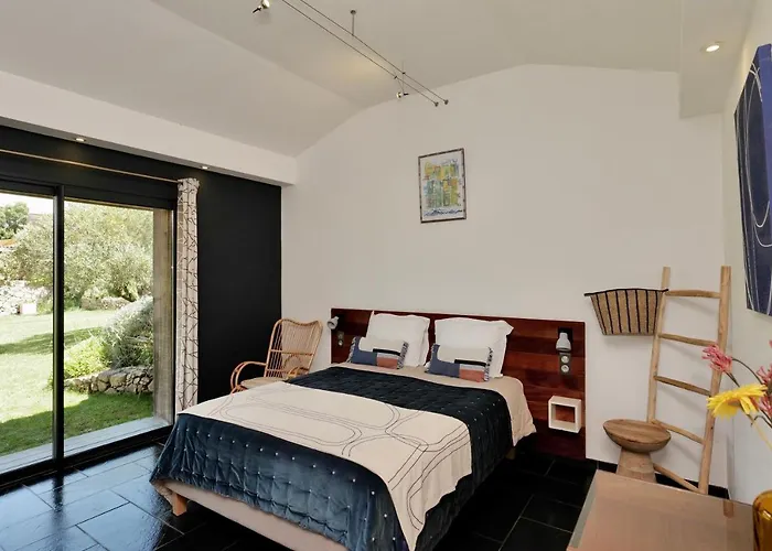 Domaine Pozzo Di Mastri & Hotel Figari (Corsica)
