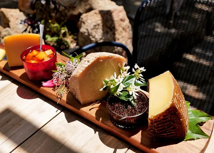 Domaine Pozzo Di Mastri & 4* Figari (Corsica)