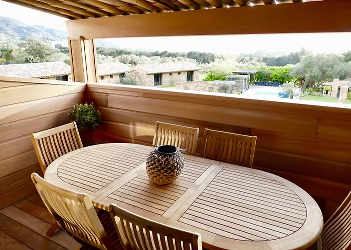 Domaine Pozzo Di Mastri & Hotel Figari (Corsica)