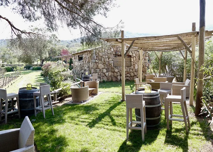 Domaine Pozzo Di Mastri & Hotel Figari (Corsica)